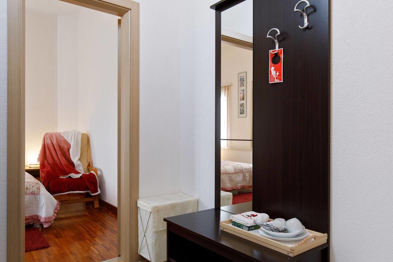 Apartments & Rooms Villa Maslina Trogir Bagian luar foto