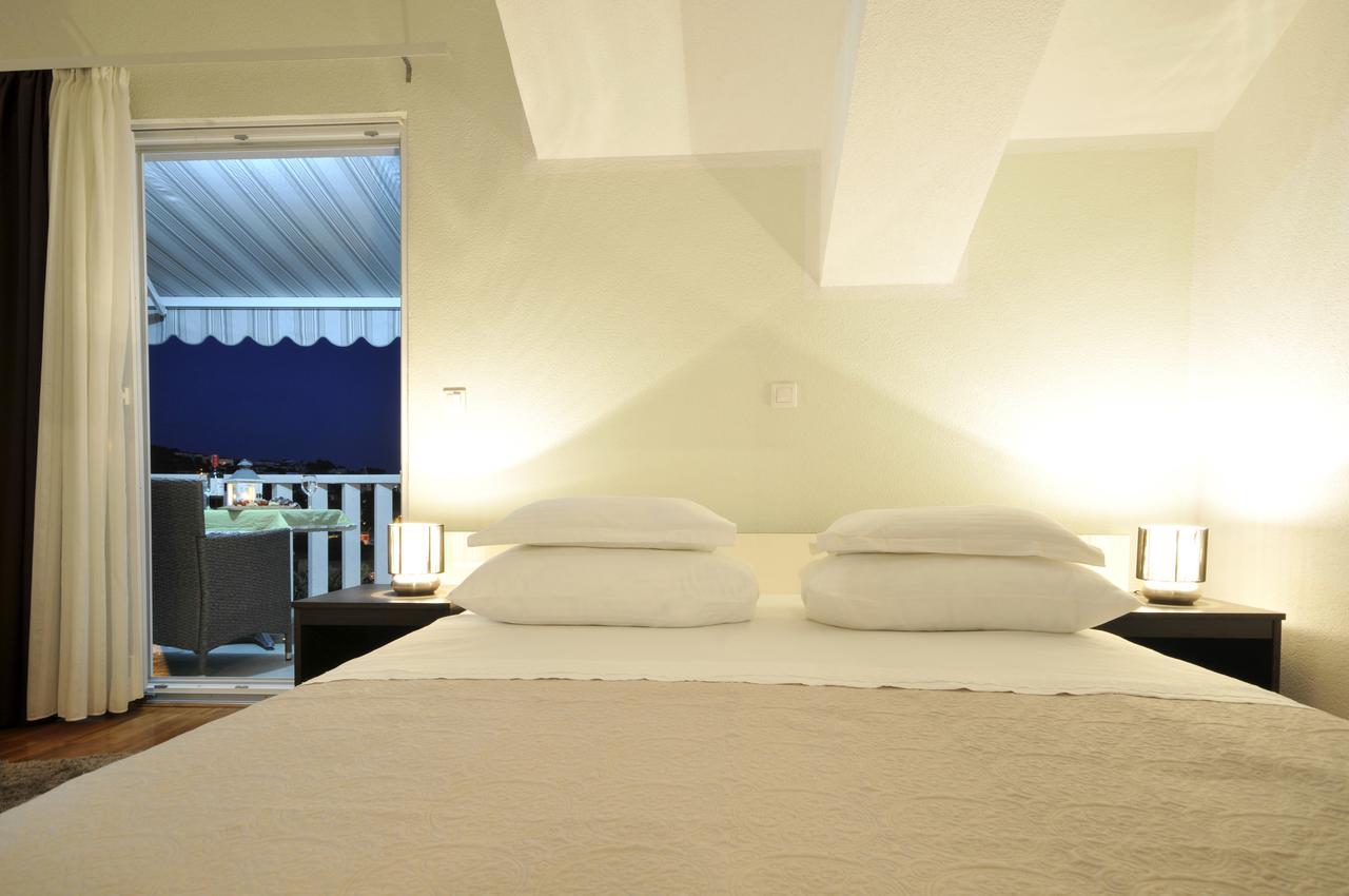 Apartments & Rooms Villa Maslina Trogir Bagian luar foto