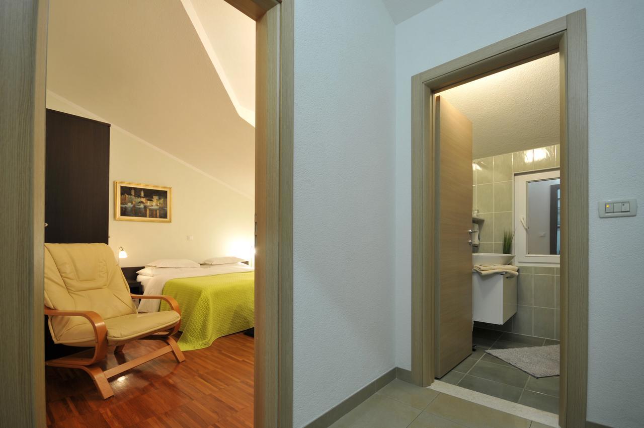 Apartments & Rooms Villa Maslina Trogir Bagian luar foto