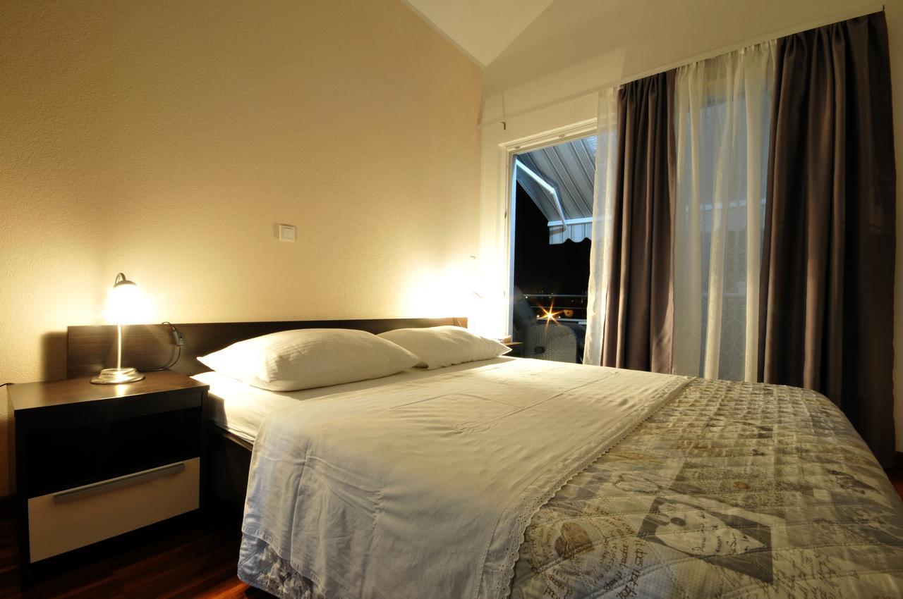 Apartments & Rooms Villa Maslina Trogir Bagian luar foto