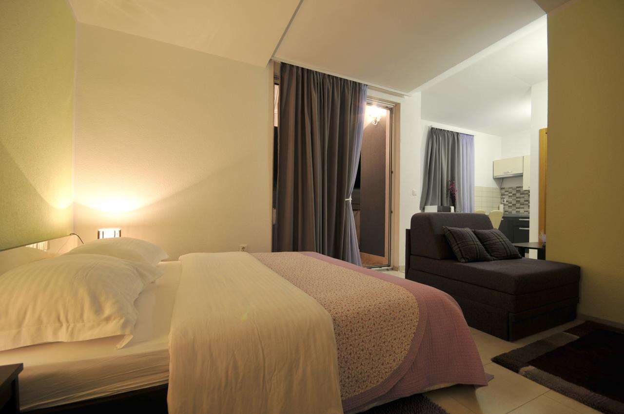 Apartments & Rooms Villa Maslina Trogir Bagian luar foto