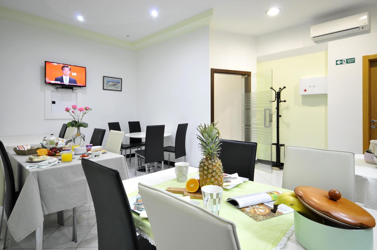 Apartments & Rooms Villa Maslina Trogir Bagian luar foto