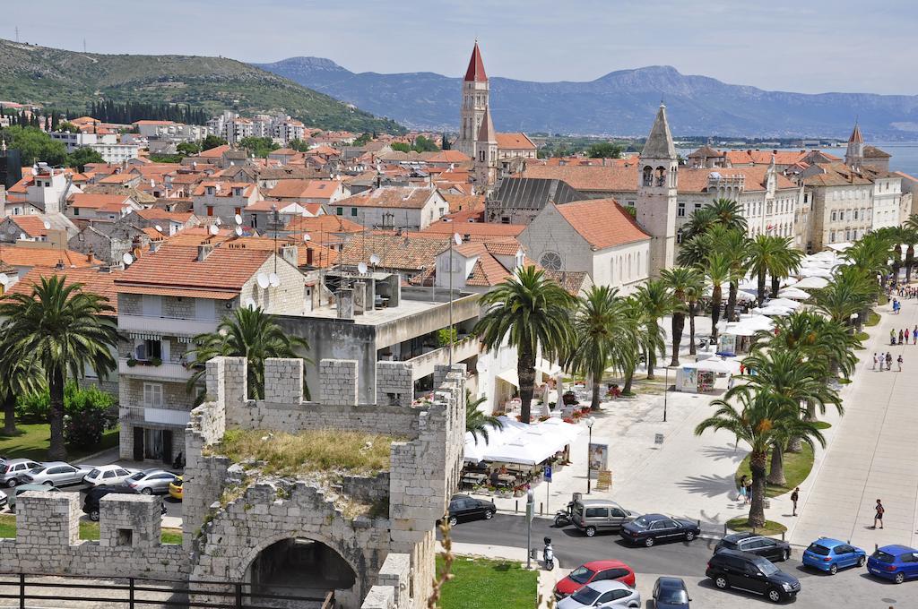 Apartments & Rooms Villa Maslina Trogir Bagian luar foto