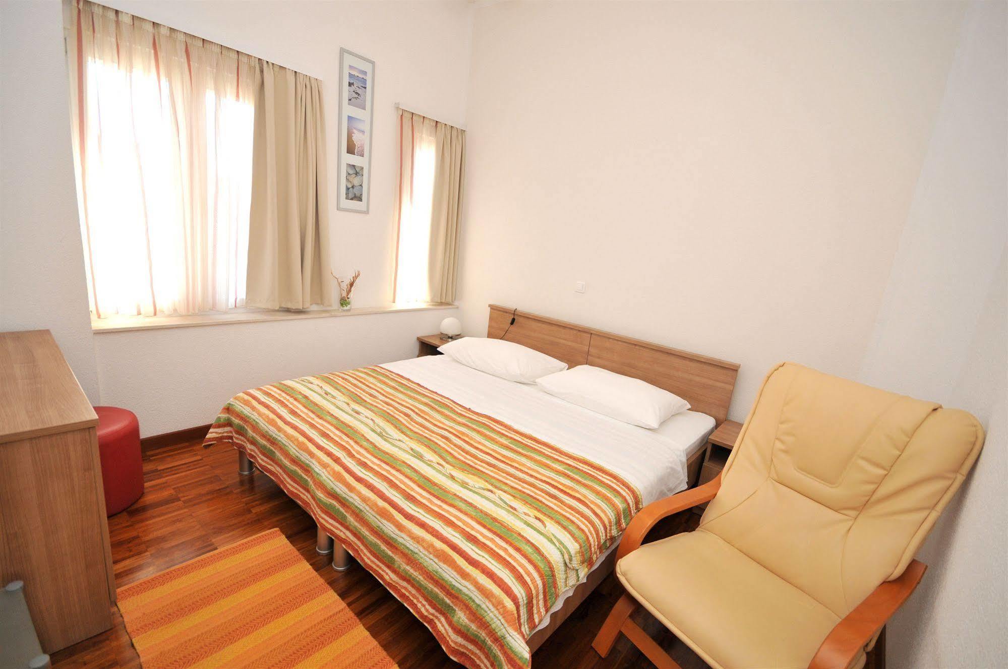 Apartments & Rooms Villa Maslina Trogir Bagian luar foto
