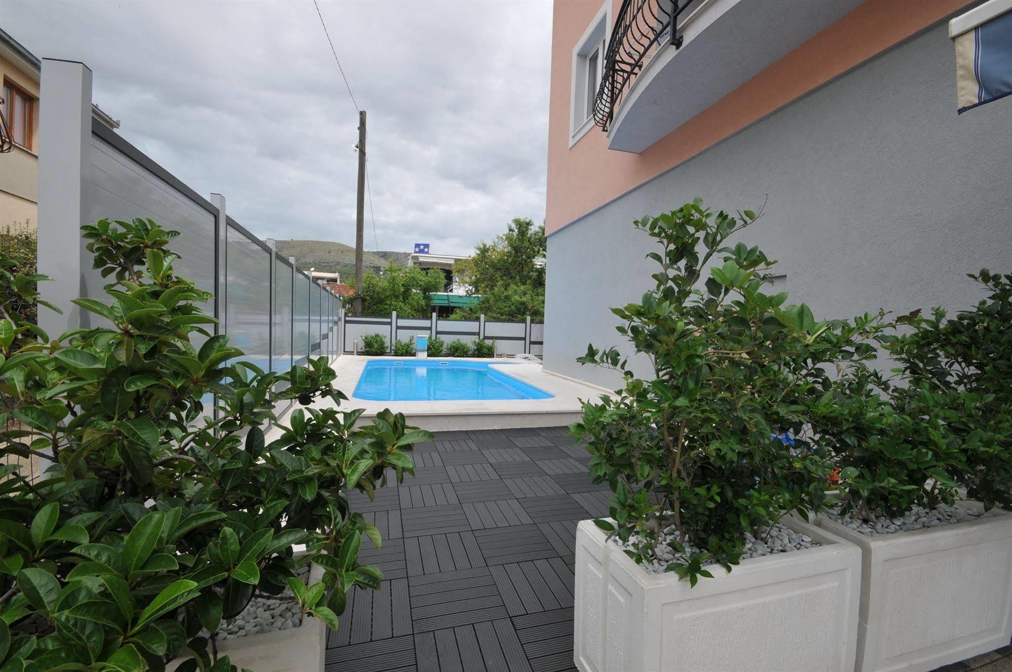 Apartments & Rooms Villa Maslina Trogir Bagian luar foto