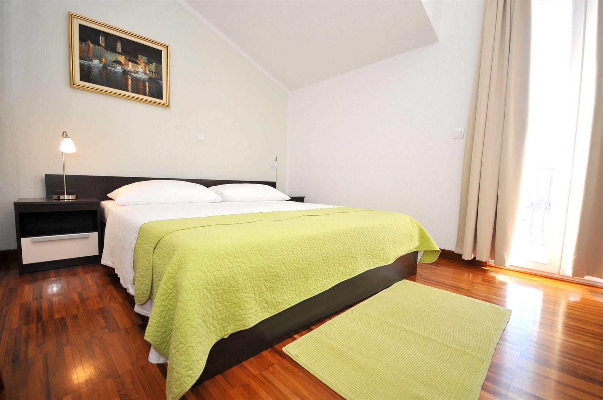 Apartments & Rooms Villa Maslina Trogir Bagian luar foto