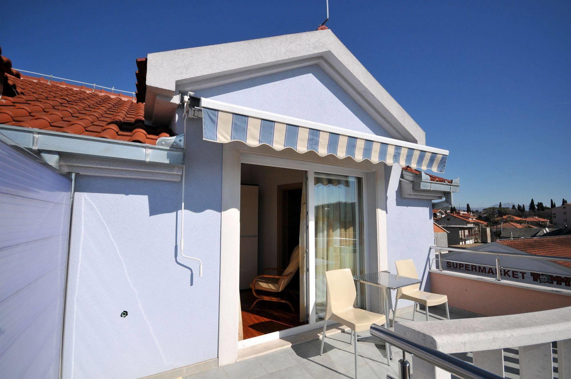 Apartments & Rooms Villa Maslina Trogir Bagian luar foto